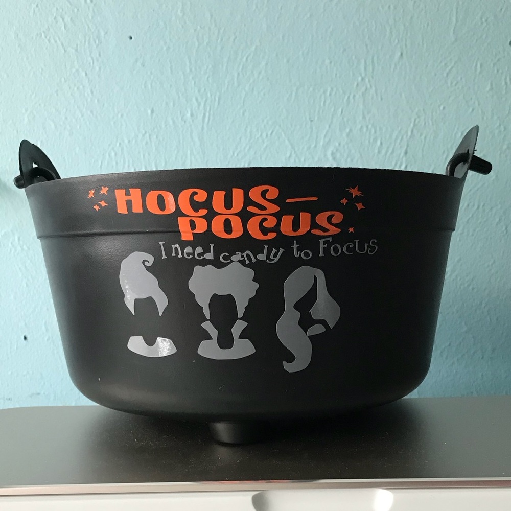 Treat or treat bucket